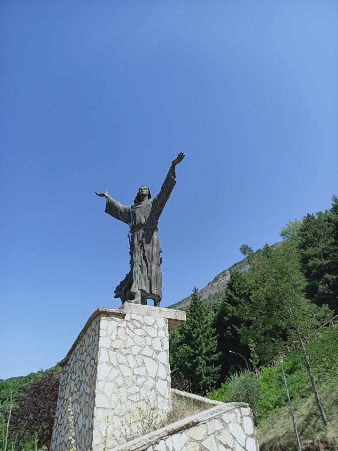 Musica E Poesia Da Battisti Ida Villa Poggio Bustone Exterior foto