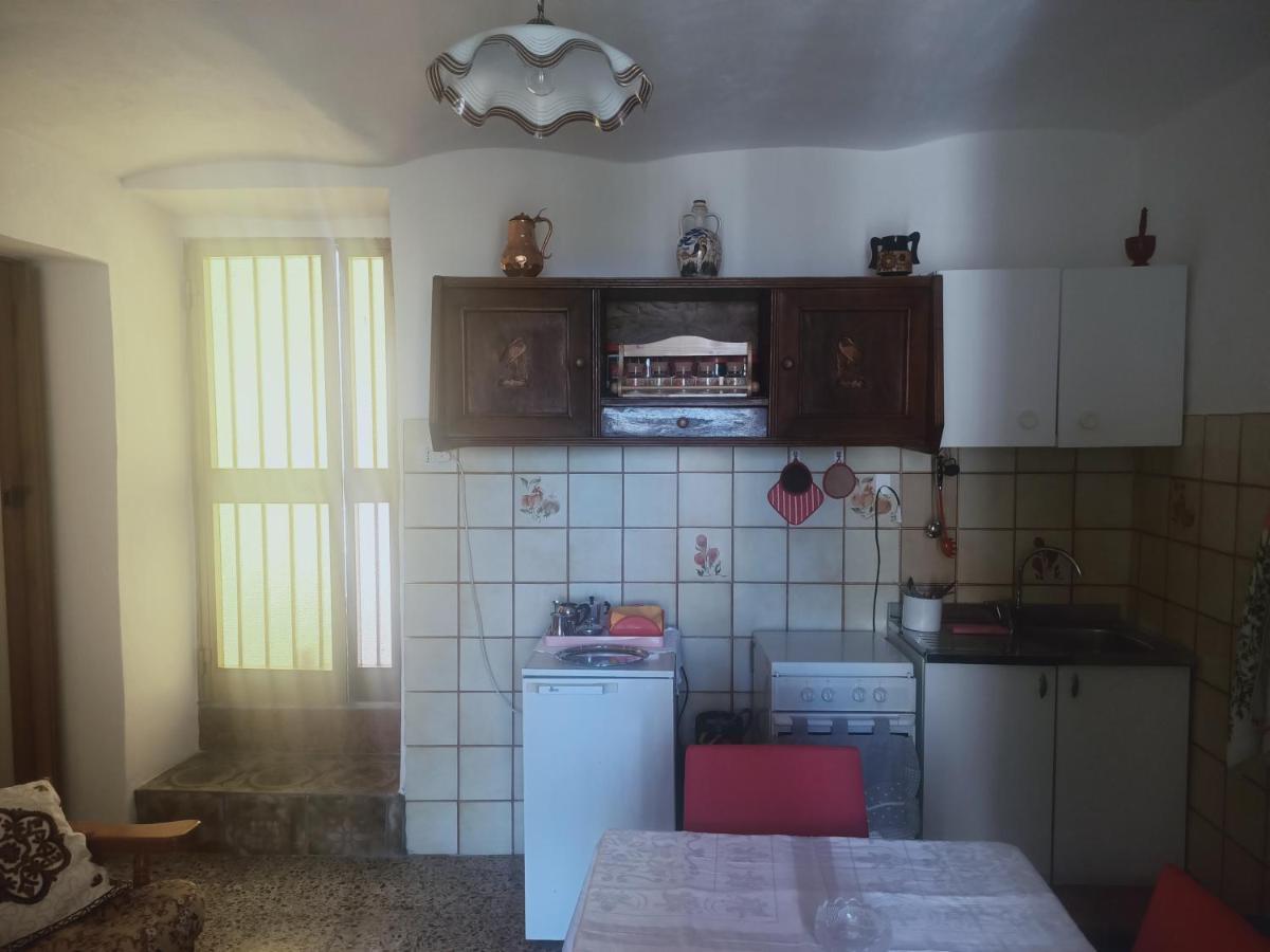 Musica E Poesia Da Battisti Ida Villa Poggio Bustone Exterior foto