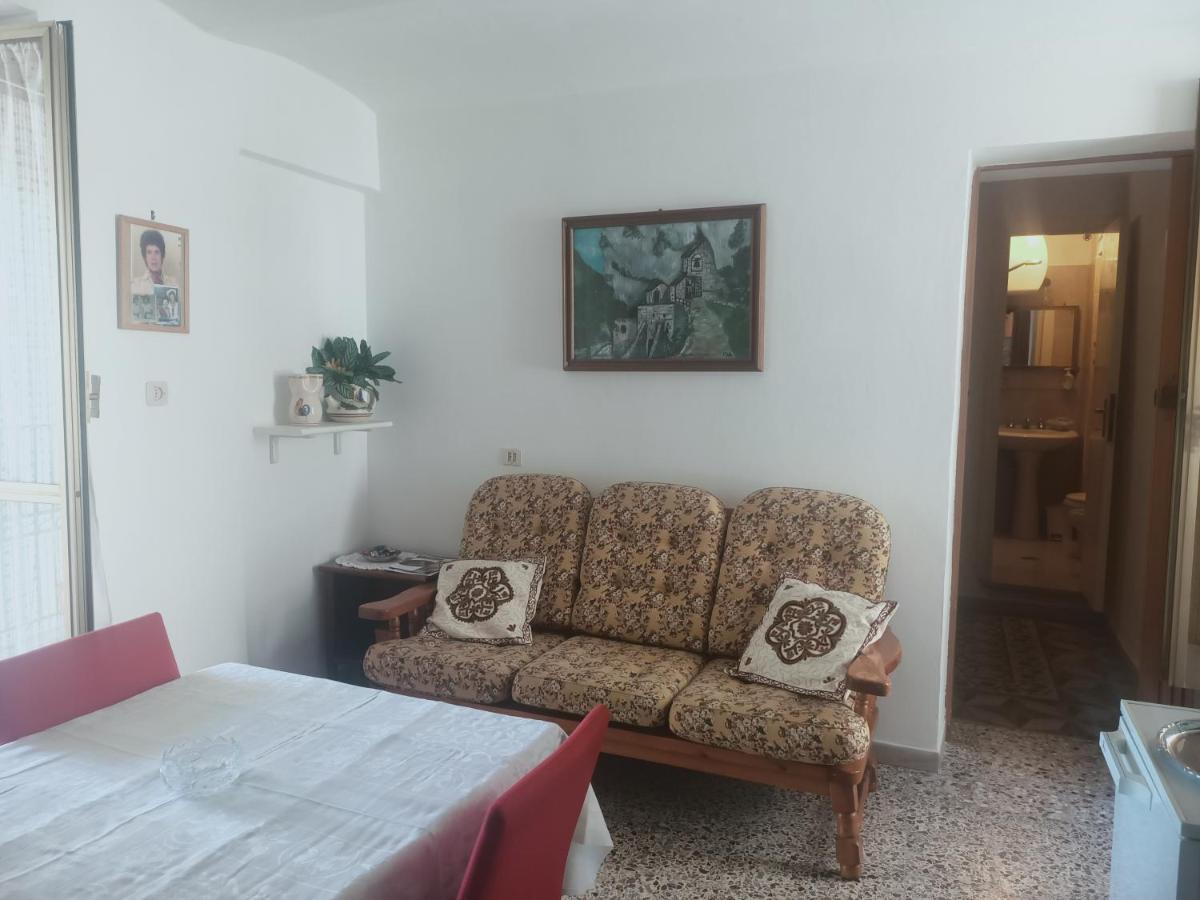 Musica E Poesia Da Battisti Ida Villa Poggio Bustone Exterior foto